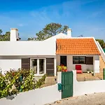 Solar Do Castelo With Pool & Private Guest house