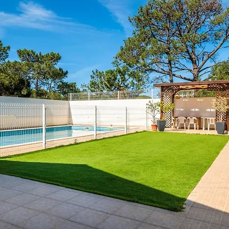 Dom wakacyjny Solar Do Castelo With Pool