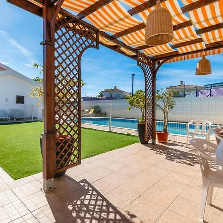 Vakantiehuis Solar Do Castelo With Pool