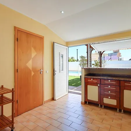 Gasthuis Solar Do Castelo With Pool & Private
