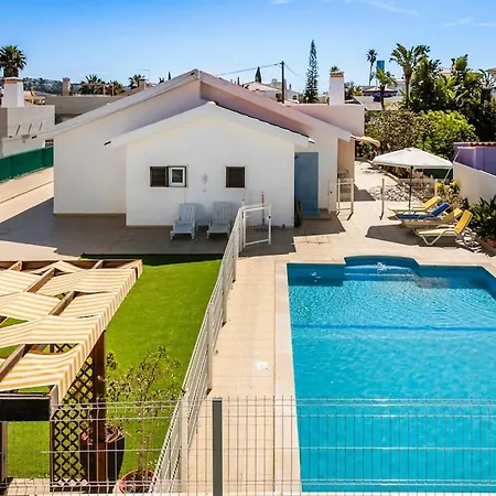 Solar Do Castelo With Pool & Private Gasthuis