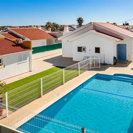 Solar Do Castelo With Pool & Private Gasthuis
